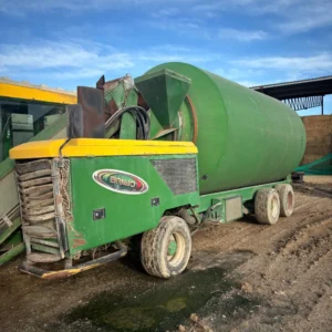 UNIFEED AUTOPROPULSADO BRAVO ROTOMIX 7000